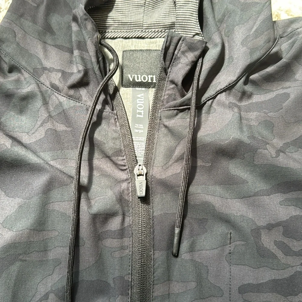 New Vuori Black Hooded Jacket for women size large - Picture 2 of 8